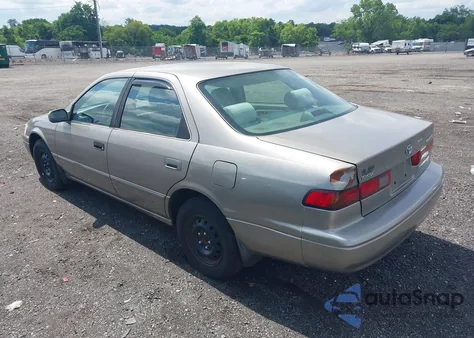 1999 Toyota Camry Le from USA, damaged, VIN 4T1BG22K1XU582834